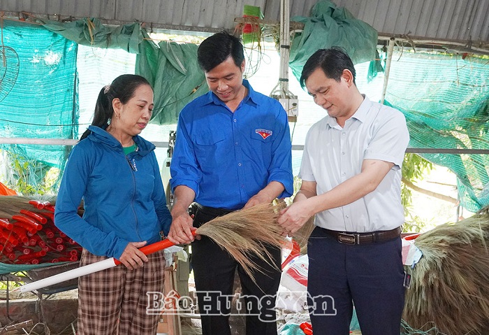 Phụ nữ xã Diên Hà giữ nghề truyền thống