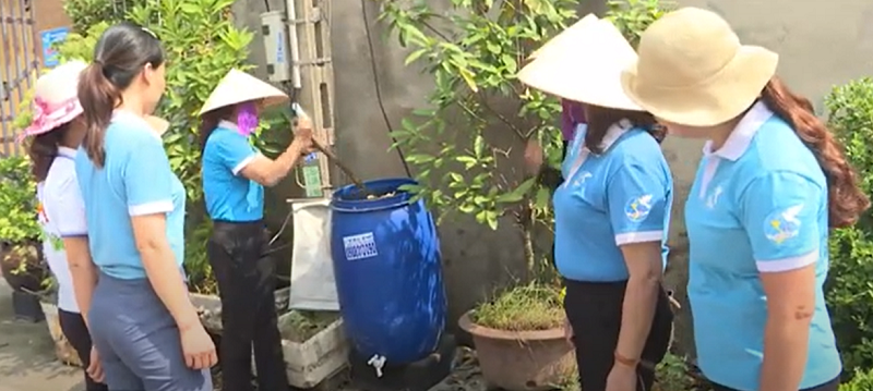 Phụ nữ xã Chỉ Đạo huyện Văn Lâm chung tay bảo vệ môi trường xây dựng nông thôn mới kiểu mẫu