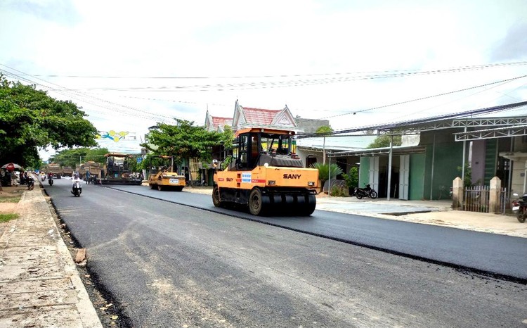 Huyện Khoái Châu nỗ lực nâng cao tiêu chí giao thông trong xây dựng NTM nâng cao, kiểu mẫu