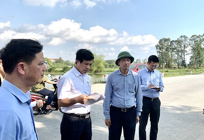 Phó Chủ tịch UBND tỉnh Nguyễn Hùng Nam kiểm tra tiến độ thi công Dự án nâng cấp, mở rộng tuyến đường liên tỉnh Hà Nội – Hưng Yên 