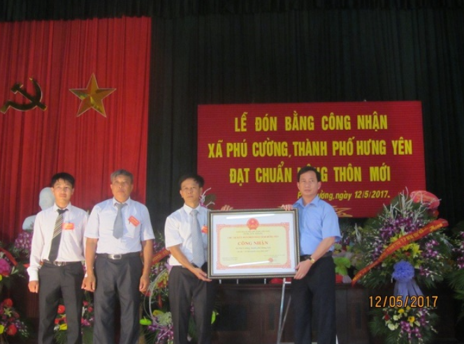 Xã Phú Cường đón Bằng công nhận đạt chuẩn nông thôn mới