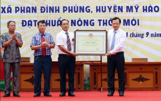 Xã Phan Đình Phùng đón Bằng công nhận đạt chuẩn nông thôn mới