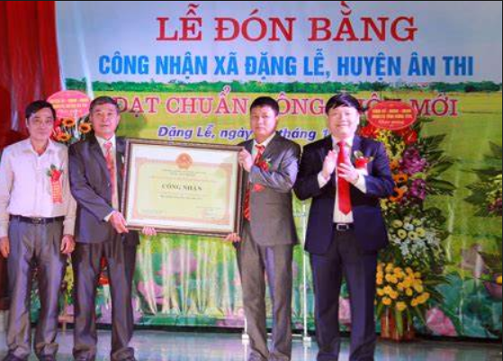 Chủ tịch UBND tỉnh Nguyễn Văn Phóng dự Lễ đón Bằng công nhận xã Đặng Lễ đạt chuẩn NTM