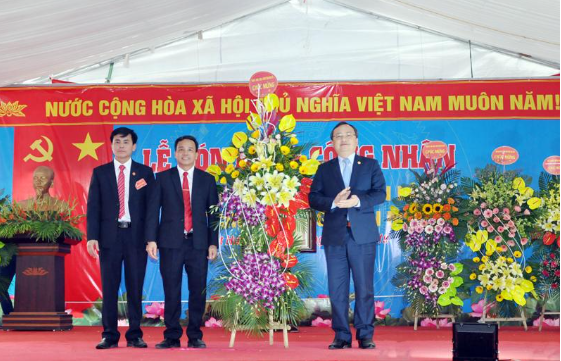 Xã Việt Hưng đón nhận bằng công nhận xã đạt chuẩn nông thôn mới